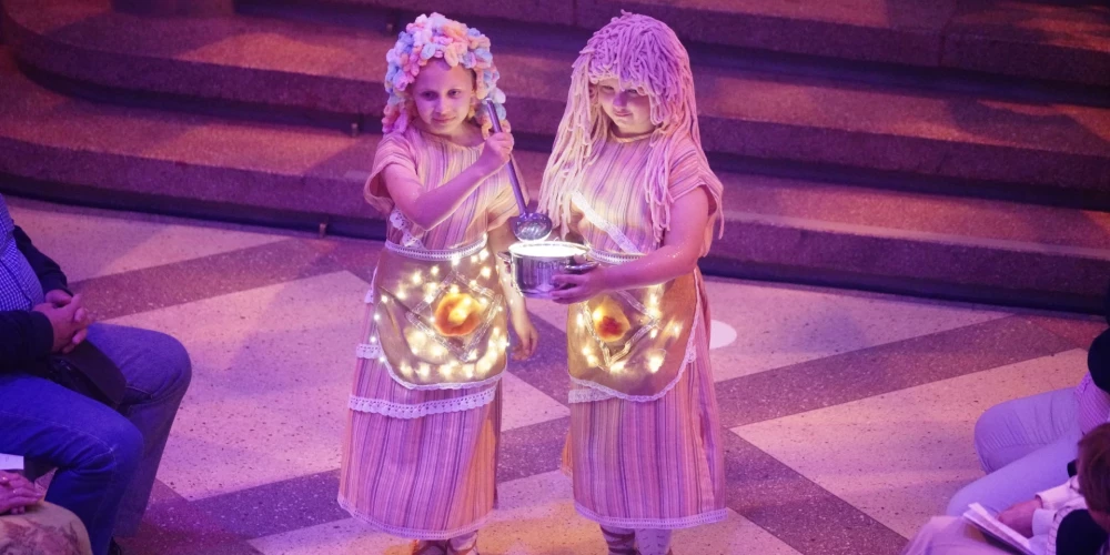 Tērpu parāde "StaroJums".