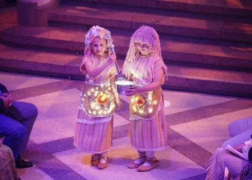 Tērpu parāde "StaroJums".