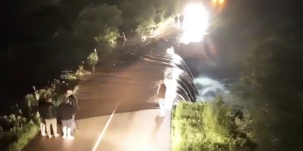 Augšdaugavas novadā applūdis un slēgts ceļš Ambeļi-Višķi.