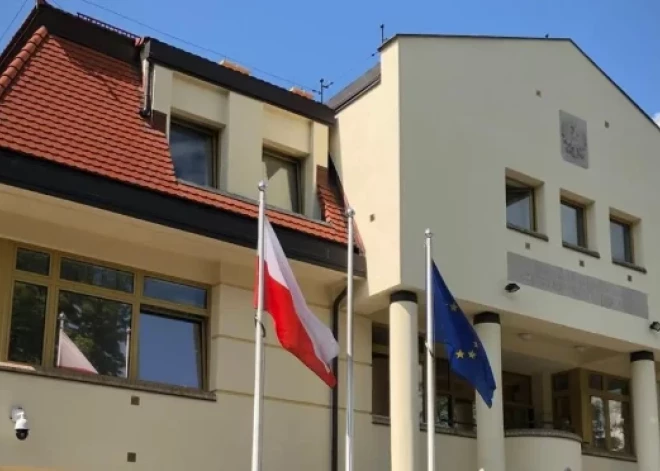 Krievija slēdz Polijas konsulātu Kaļiņingradā, atriebjoties par Polijas vēršanos pret Varšavas tirdzniecības centru nodedzinājušajiem krievu aģentiem