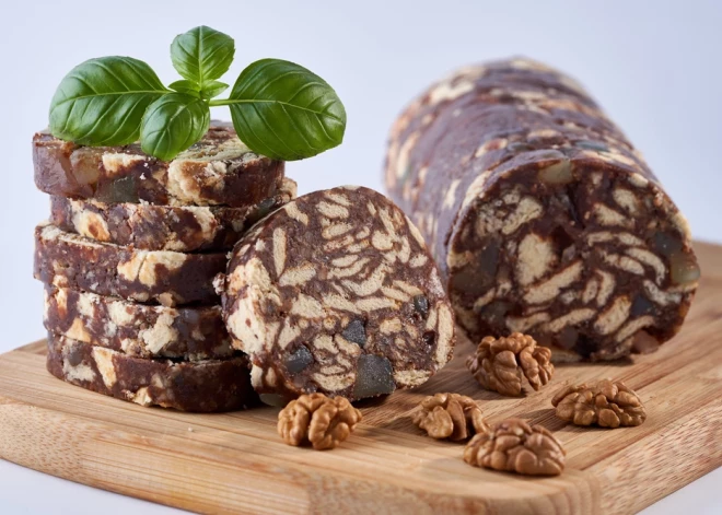 Рецепт сладкой колбасы: десерт из детства, который невозможно забыть