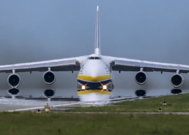 Lidmašīna "An-124" lido virs Kijivas pirmo reizi kopš Krievijas invāzijas 2022. gadā