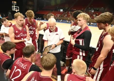 Latvijas U-20 basketbolisti Eiropas čempionāta B divīzijas turnīra ievadā izrēķinās ar mājiniekiem