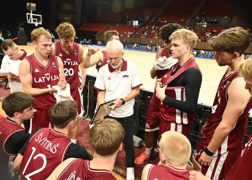 Latvijas U-20 izlase pirmajā Eiropas čempionāta B divīzijas spēlē.