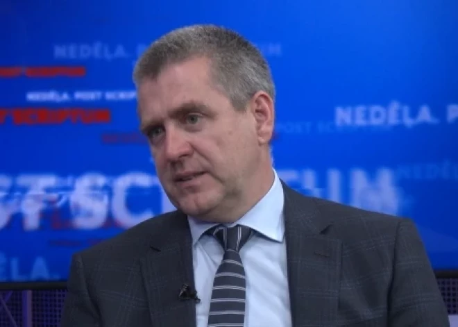 "В этой системе ничего не изменится": политолог считает, что разговоры о заморозке зарплат в госуправлении - пустой звук