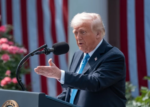 ASV prezidents Donalds Tramps brīdina Krievijas diktatoru Vladimiru Putinu.