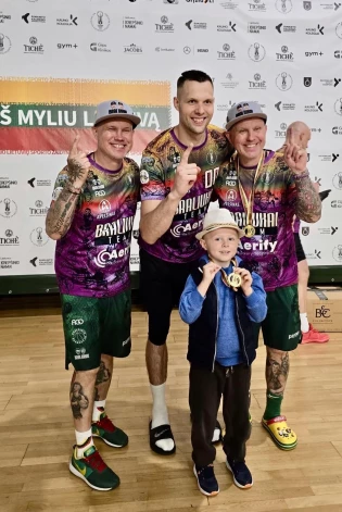 Foto: no brāļu Macju privātā arhīva