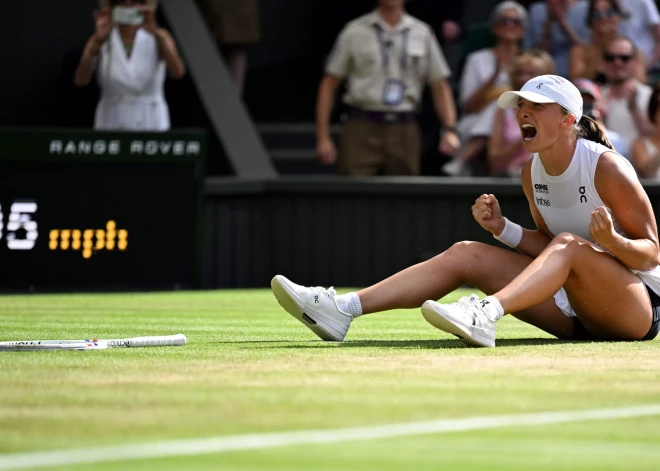 Vēsturisks panākums: Švjonteka sagrauj Aņisimovu un izcīna savu pirmo Vimbldonas titulu