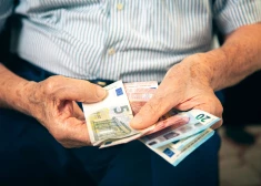 Подавляющему числу латвийцев не хватает заработка - лишь 10% не заинтересованы в подработке