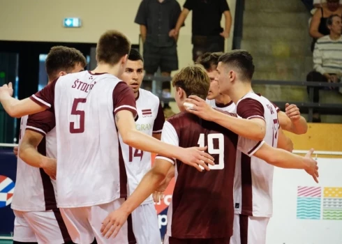 Latvijas volejbolisti Eiropas U-22 čempionāta kvalifikācijas turnīra noslēdz ar zaudējumu poļiem.