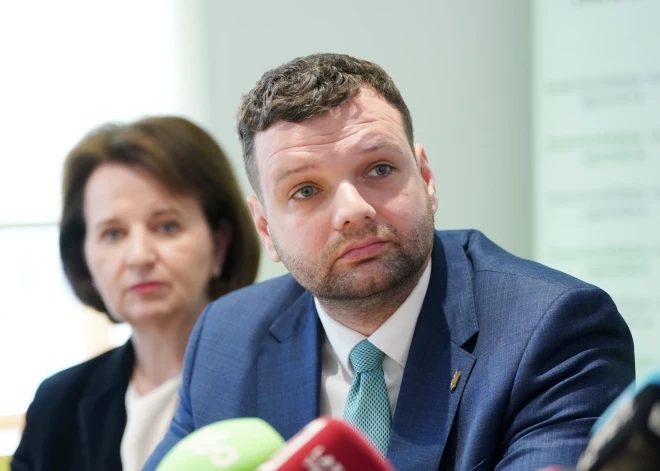 Министр готов уйти в отставку, если государство не поддержит выделение 79,6 млн для семей