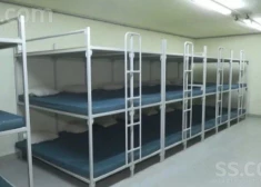 В Риге начали продавать места в современном бомбоубежище с душем, кухней и запасами