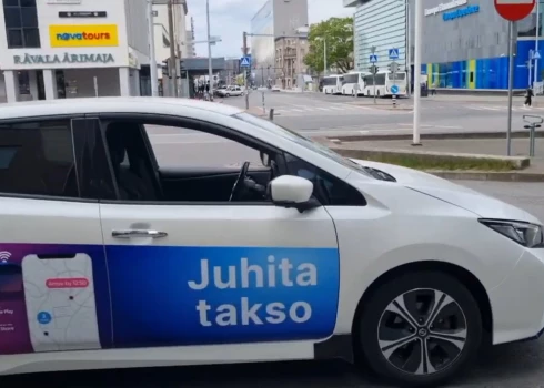 С июля по улицам Таллина ездят дистанционно управляемые такси.