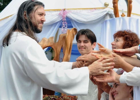 Pēdējās Derības draudzes līderis Visarions jeb Sergejs Torops uzsver, ka viens no viņa dēliem devies slepkavot ukraiņus.