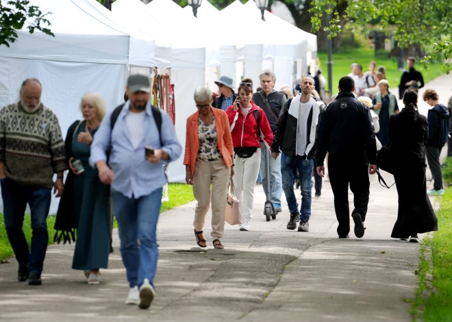 Многие латвийские мужчины не доживут до базовой пенсии - есть ли смысл платить налоги?