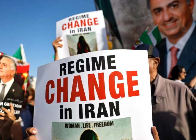 "Они - политические самоубийцы". Почему иранскую оппозицию больше не слышат, и как это перекликается с российским опытом
