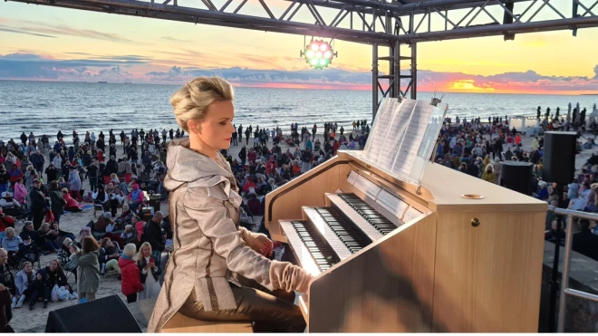 Elbas Filharmonijas galvenā ērģelniece Iveta Apkalna.