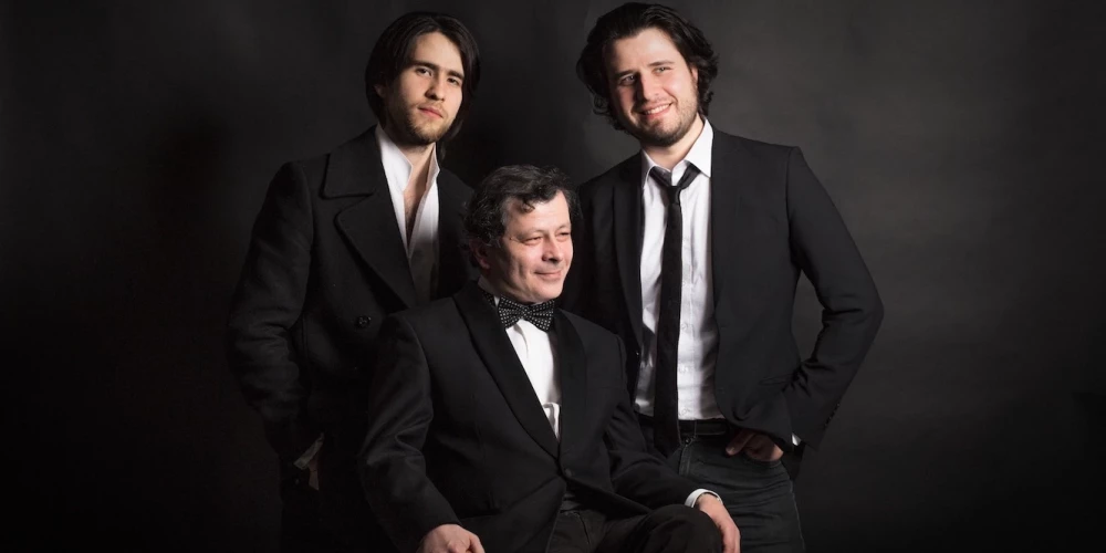 Pianisti Sergejs Osokins, Andrejs Osokins un Georgijs Osokins.