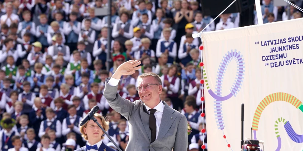 XIII Latvijas Skolu jaunatnes dziesmu un deju svētku noslēguma koncerts "Te-Aust" Mežaparka Lielajā estrādē.