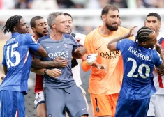 FIFA Klubu pasaules kauss noslēdzas ar masveida grūstīšanos un Donalda Trampa izraisītu apjukumu