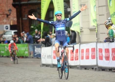 Neilandam 66.vieta "Tour de France" desmitajā posmā; Skujiņš pirmā simtnieka beigās