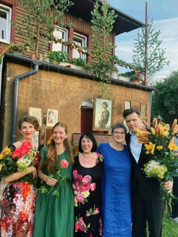 No kreisās soprāns Anta Jankovska, pianiste Helēna Laukmane, vijolnieces Biruta Vaivode un Anita Balčuna un baritons Nauris Indzeris. Publicitātes foto