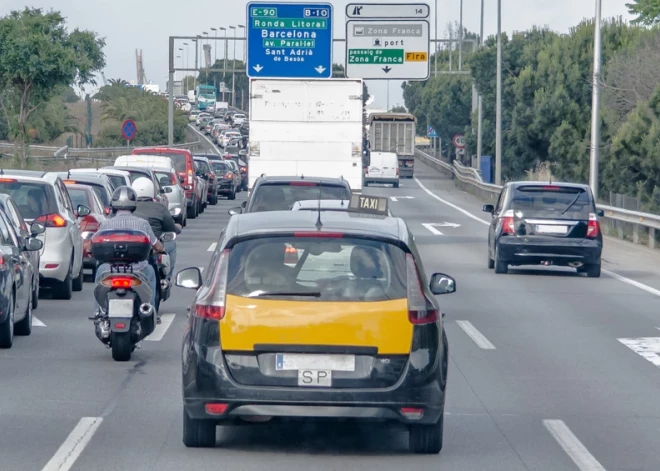 В Испании придумали оригинальный способ борьбы с пробками на дорогах. Но многим он не понравится