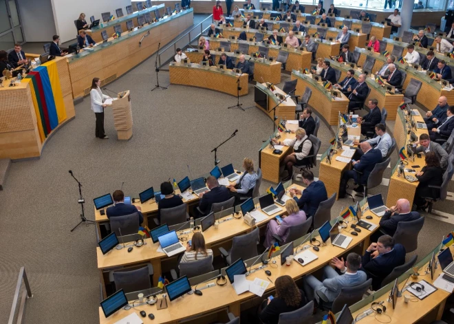 Lietuvas Seimā strādā 13 miljonāri: bagātākais deputāts deklarē 3,4 miljonus eiro