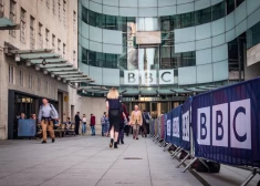 Британская вещательная корпорация BBC получила новый удар: сотни тысяч англичан отказались от ее услуг
