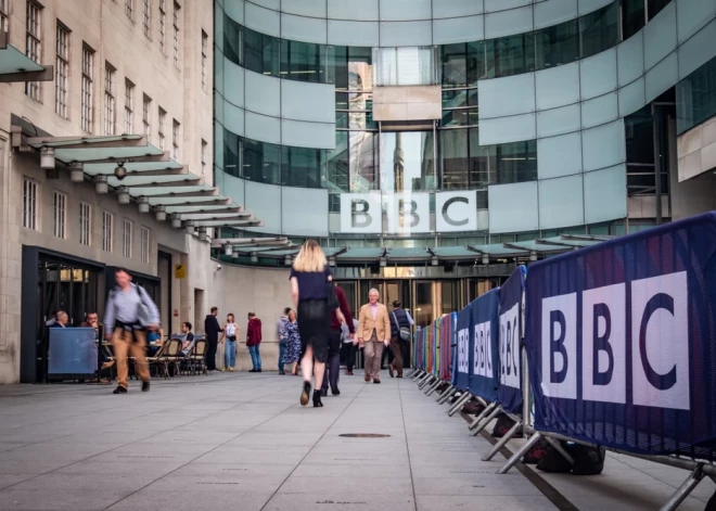 Британская вещательная корпорация BBC получила новый удар: сотни тысяч англичан отказались от ее услуг