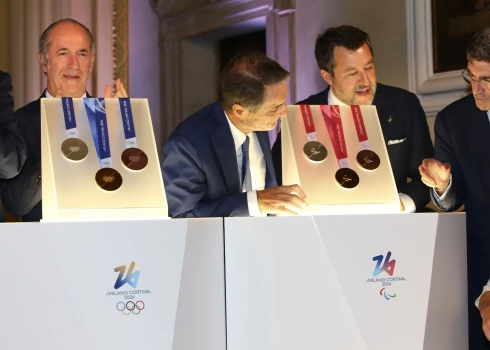 15. jūlijā Venēcijā tika prezentēts 2026.gada olimpisko un paralimpisko spēļu godalgu dizains