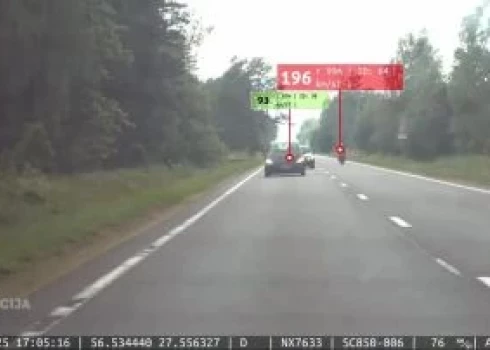 Ludzas novadā motocikla vadītājs traucas ar ātrumu 196 km/h. 