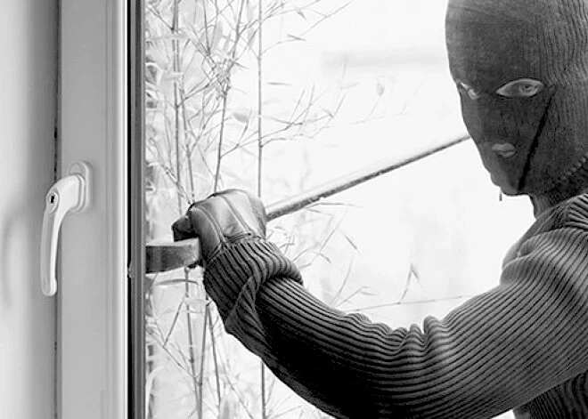 Jūrmalu terorizē zagļu grupējums - kāda privātmāja aplaupīta jau trīs reizes