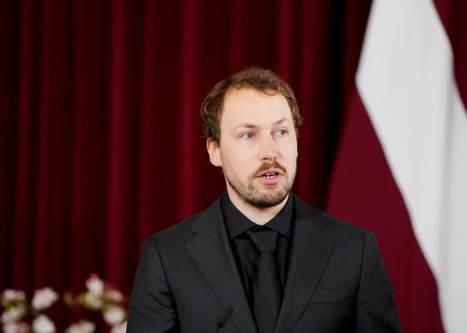 Gints Zilbalodis kļuvis par Francijas Mākslas un literatūras ordeņa kavalieri