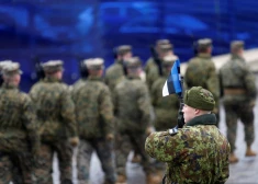 Igaunijā obligāto militāro dienestu sāk vairāk nekā 2200 jauniesaukto