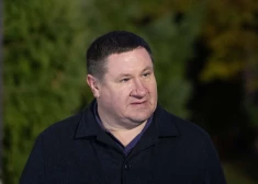 "Palīdzība nav lūgta, bet vēstniecība ir gatava iesaistīties!" Ārlietu ministrija komentē Helmaņa ievainošanu Ukrainā