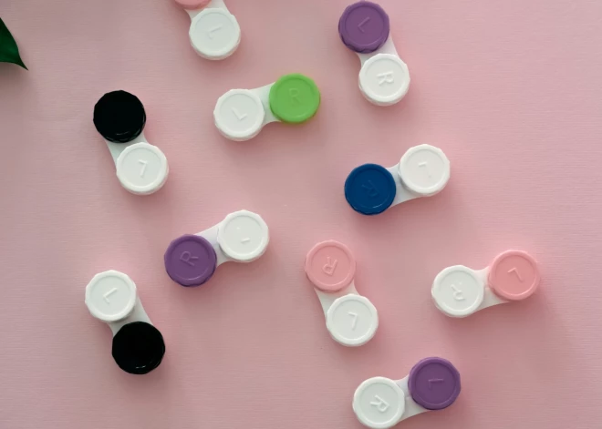 Mēneša vai vienas dienas kontaktlēcas: Kāda ir atšķirība?