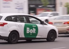 Trīsreiz dārgāk? “Bolt” cenu lēciens dziesmu un deju svētku laikā raisa kritiku