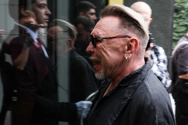 Музыкант Гарик Сукачев.