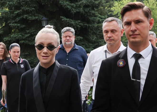 ФОТО: жена, дочь и известные актеры простились с режиссером Юрием Морозом