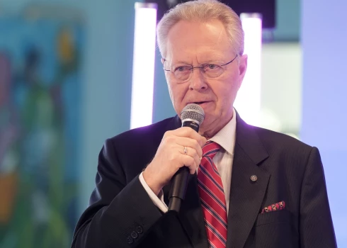 "Latvijas mobilais telefons" prezidents Juris Binde.