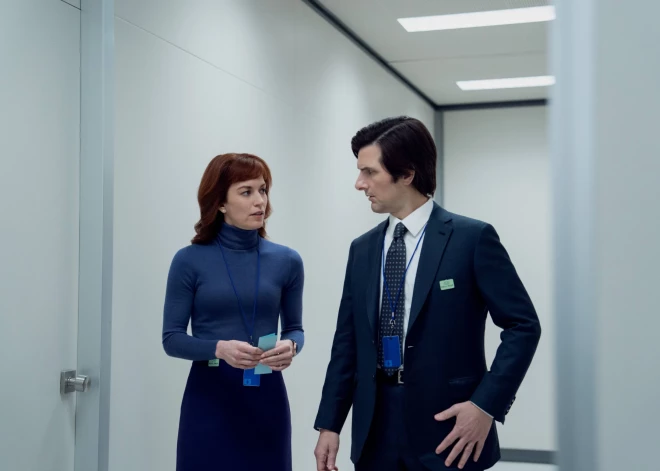 Seriāls "Severance" triumfē ar 27 nominācijām: izziņoti 77. Primetime Emmy balvas pretendenti