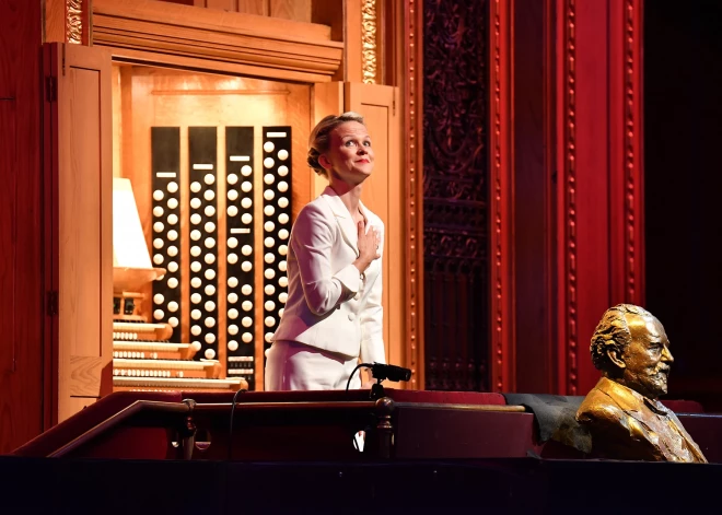 Koncertzāles "Latvija" ērģeles skanēs pasaulē - top Ivetas Apkalnas jaunais albums