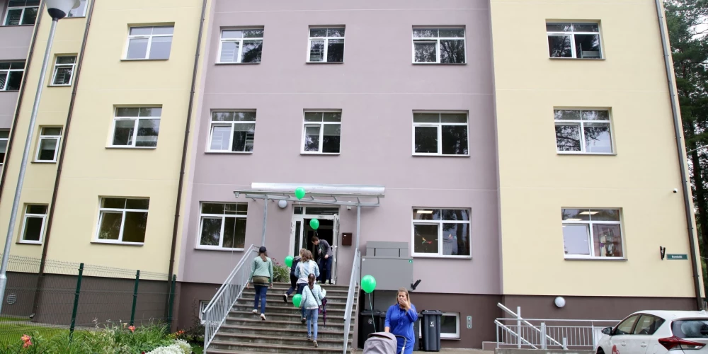 Patvēruma meklētāju izmitināšanas centrs "Mucenieki".