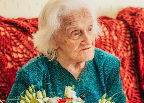 Simtgadnieces Valentīnas Putnas dzīves moto ir: “Lai kaut kas būtu, ir jāstrādā, jāstrādā un vēlreiz jāstrādā.”