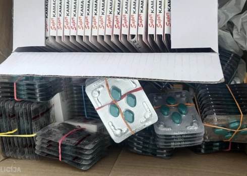 Saistībā ar medikamentu nelikumīgu izplatīšanu Valsts policija aiztur astoņas personas.