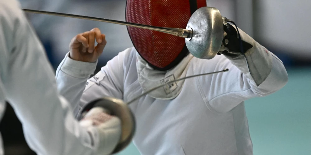 FIE nesen pieņēmusi lēmumu atļaut sacensībās piedalīties komandām no Krievijas un Baltkrievijas, kas sastāv no sportistiem ar neitrālo statusu. 