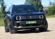 Auto, kas liek pasmaidīt: testējam "Renault 5" un "Renault 4"