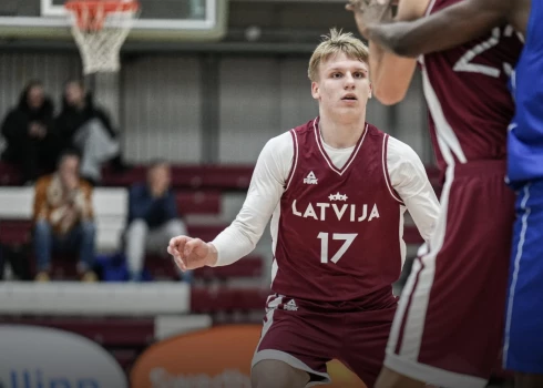 Latvijas kadetu izlase izcīnīja uzvaru ar rezultātu 76:47 (25:11, 23:9, 15:12, 13:15).
