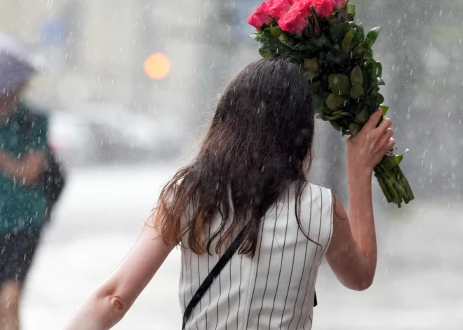 Sestdien gaiss iesils līdz +28 grādiem; valsts dienvidos iespējams negaiss